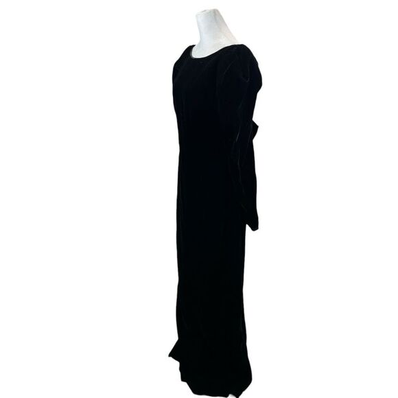 Vintage Union Made Black Velvet Low V Back Bow Detail Floor Length Dress 11/12 - Picture 5 of 16